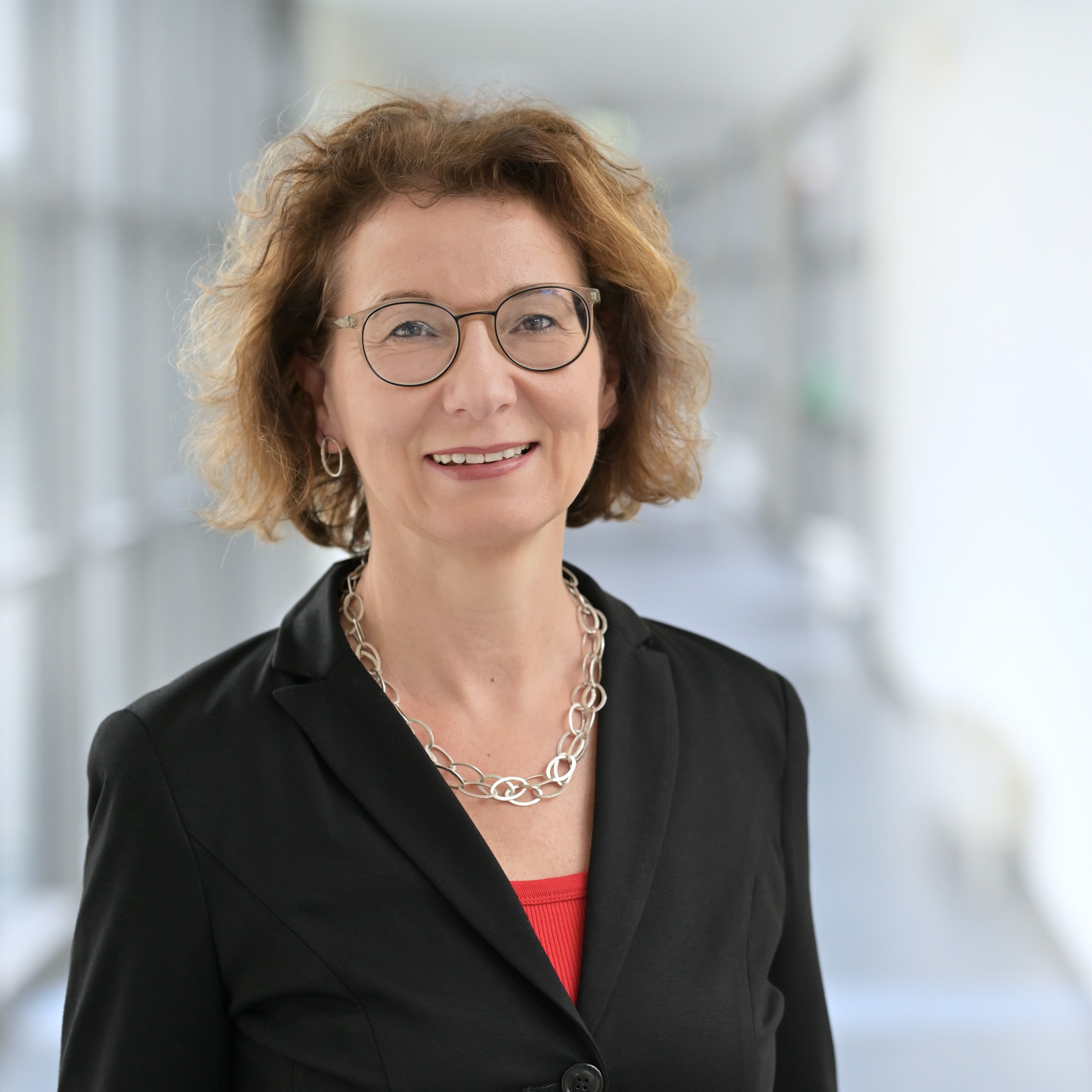 Dr. Karin Schiecke